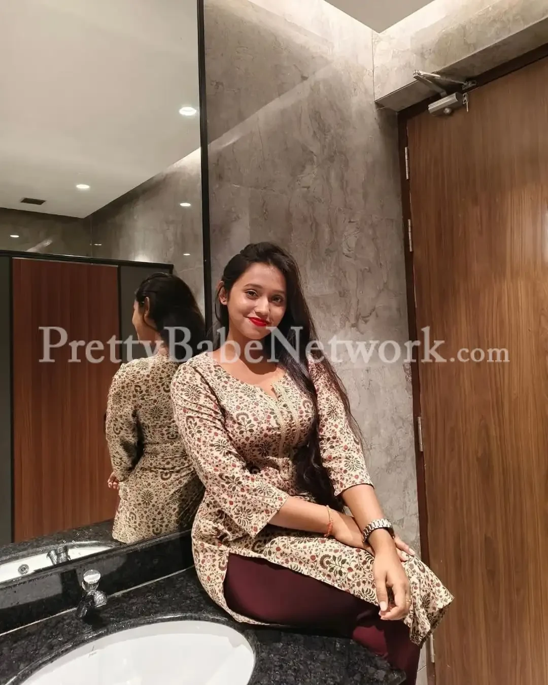 Meet Riya Singh – Elegant High Profile Escort Companion in Indira Nagar, Lucknow